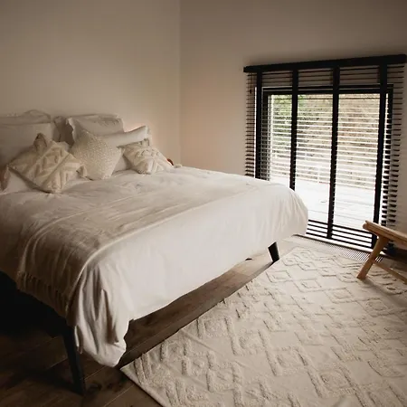 Comme Chez Lore - 2pers - Piscine Chauffee 住宿加早餐酒店 那慕尔